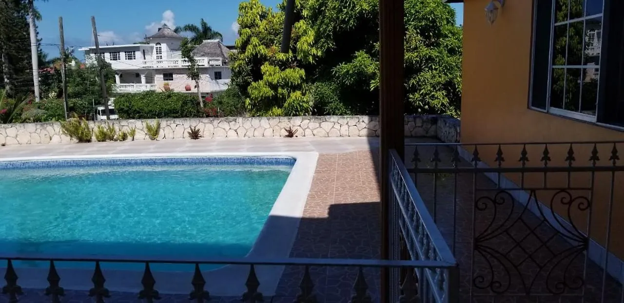 Chaudhry Holiday House Montego Bay