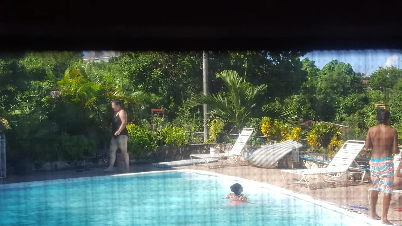 Chaudhry Holiday House Montego Bay Villa