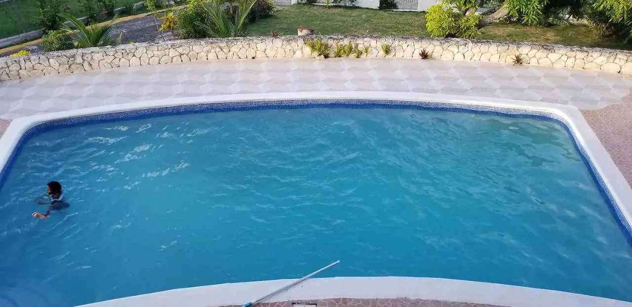 Chaudhry Holiday House Montego Bay Jamaica