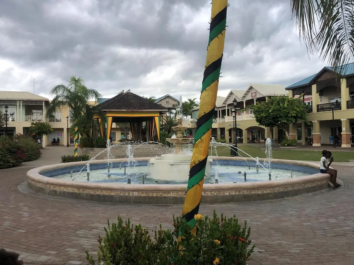 Chaudhry Holiday House Montego Bay Villa